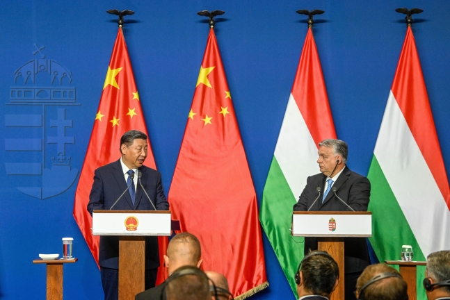 시진핑(왼쪽) 중국 국가주석과 빅토르 오르반 헝가리 총리./EPA 연합뉴스
