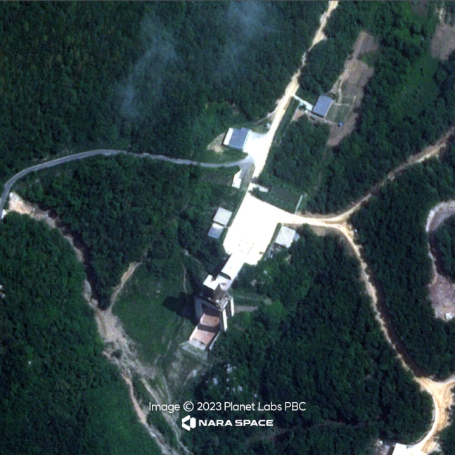 국내 인공위성 서비스 기업 나라스페이스가 지난해 21일 플래닛 랩스 위성영상을 이용해 북한 평안북도 철산군 동창리 서해위성발사장 인근의 엔진 연소시험장에서의 움직임을 분석했다./플래닛랩스, 나라스페이스