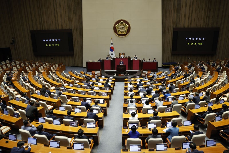 22대 전반기 <b>국회의장</b>에 민주 <b>우원식</b>… 野 단독표결