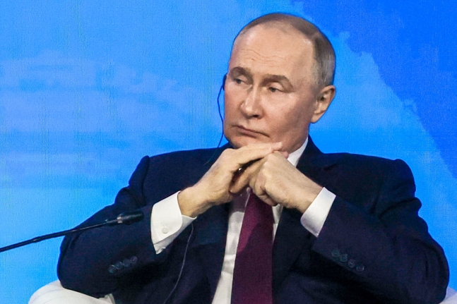 7일(현지 시각) 러시아 상트페테르부르크에서 열린 상트페테르부르크 국제경제포럼(SPIEF)에 참석한 블라디미르 푸틴 대통령. 그는 "러시아 핵 교리 상 사용 조건은 충족하지 않았다"면서도 "교리는 바뀔 수 있다"고 