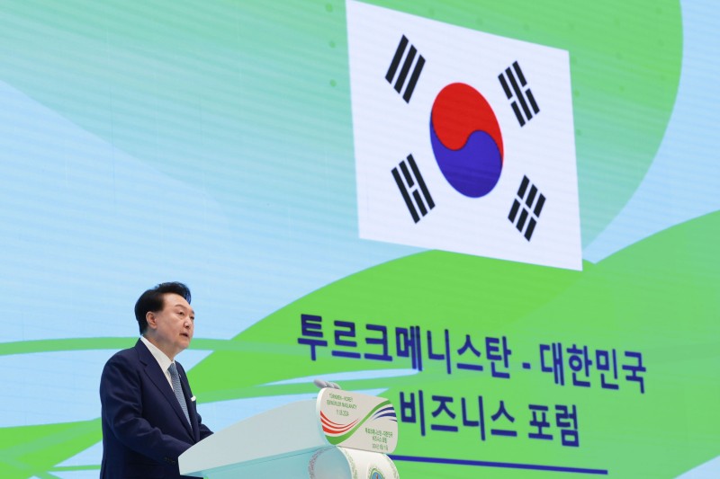 尹 <b>대통령</b> “명마 ‘아할 테케’처럼... 한-<b>투르크</b> 경제 협력 속도 높여야”