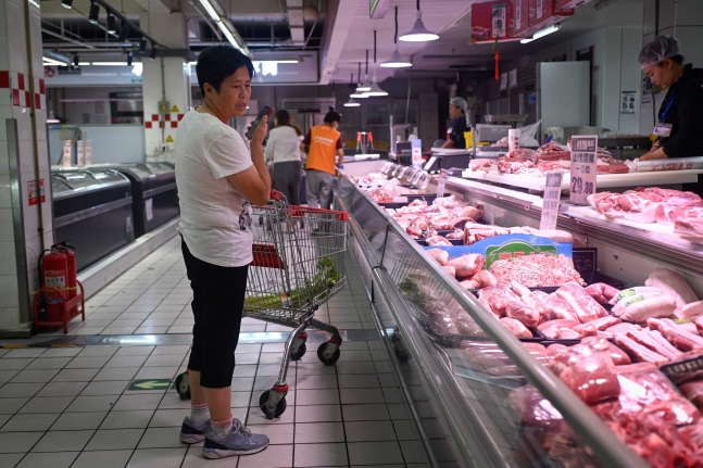 중국 베이징에 있는 돼지고기 판매점./AFP 연합뉴스