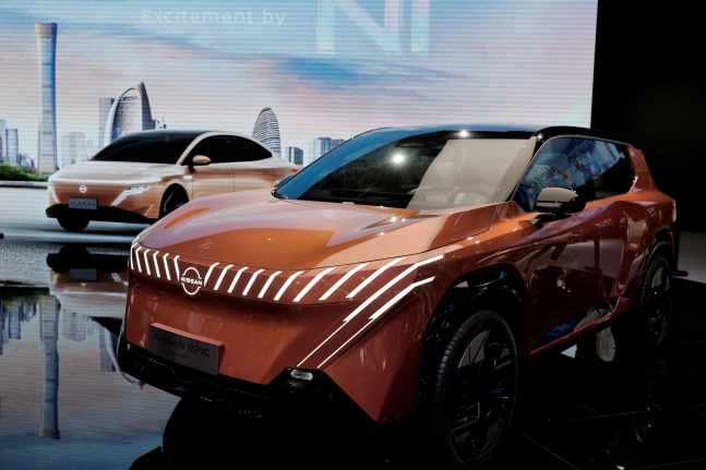 지난 4월 25일 중국 베이징에서 열린 '베이징모터쇼 2024'에서 닛산자동차의 전기차 모델이 전시돼 있다. /로이터 연합뉴스