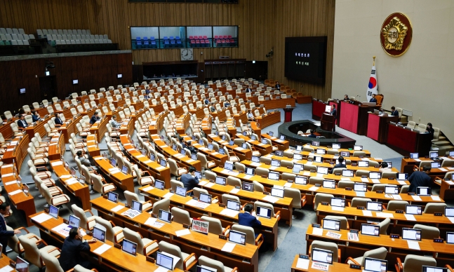 박주민 더불어민주당 의원이 3일 오후 서울 여의도 국회에서 열린 제415회 국회(임시회) 5차 본회의에서 해병대원 특검법(순직 해병 수사 방해 및 사건 은폐 등의 진상규명을 위한 특별검사의 임명 등에 관한 법률안) 