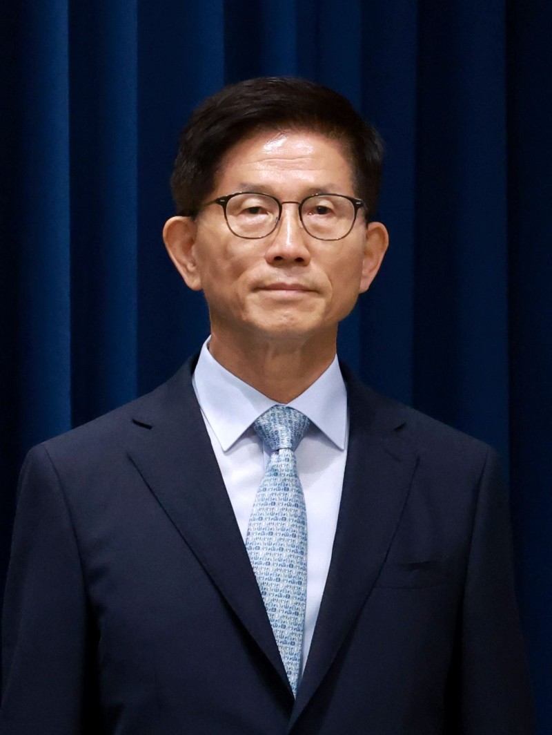 尹대통령, 고용노동부 <b>장관</b>에 <b>김문수</b> 경사노위 위원장 <b>지명</b>