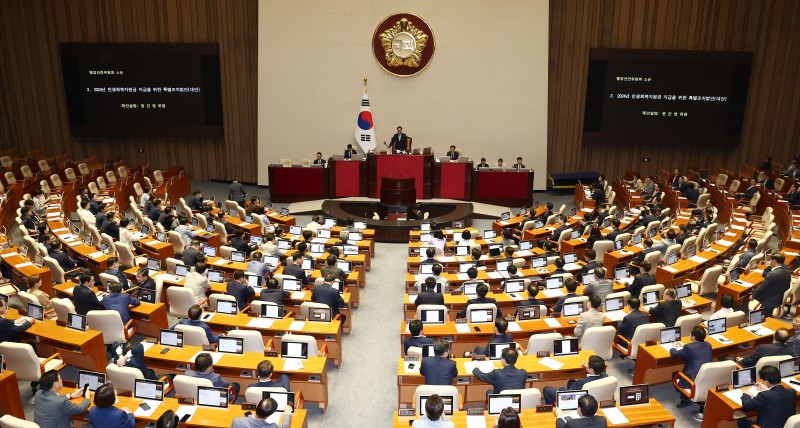‘이진숙 탄핵’·‘<b>전국민 25만원</b> 지급법 강행’ 나선 野… 내일 표결