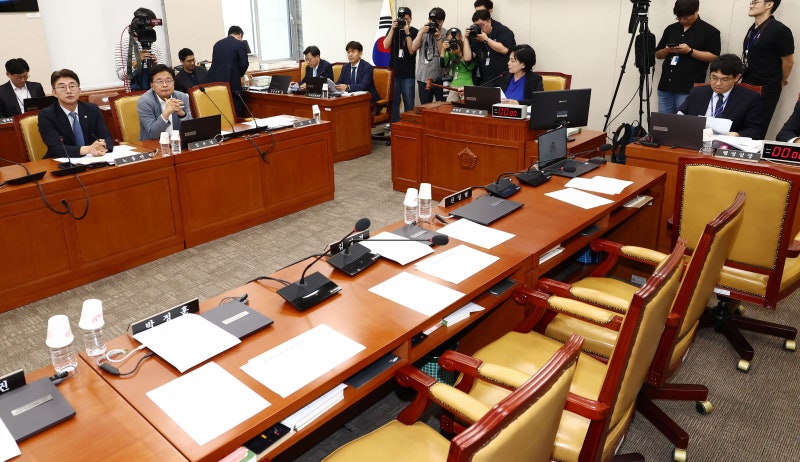 野, ‘<b>방송장악 청문회</b>’ 이달 세 차례 연다