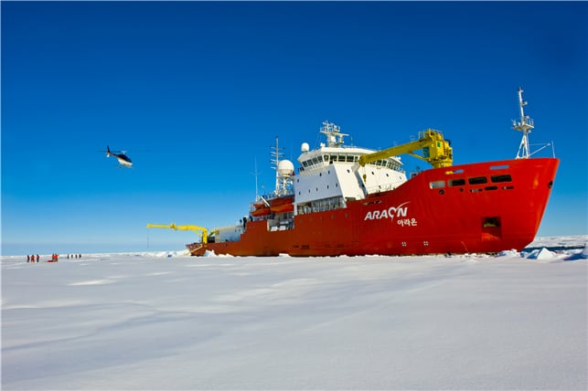 極地研究所が運営する砕氷研究船「アラオン号」。アラオン号と共に韓国の極地研究に使用する「次世代砕氷船」導入事業が船舶乾燥費不足で遅れている。政府は事業予算を増額し、2030年までに就航することを首