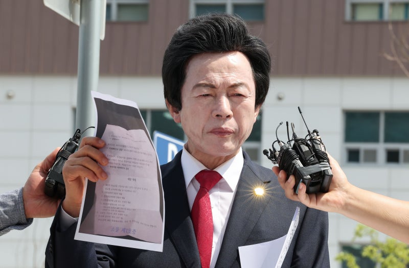 <b>경찰</b>, <b>허경영</b> 운영 하늘궁 <b>압수수색</b> 나섰다… 무슨 일