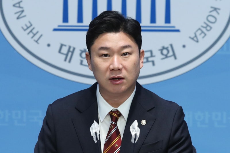 <b>진종오</b> “<b>축구협회</b>, 문체위 자료 요청에 불응…조직적 은폐 시작됐다”