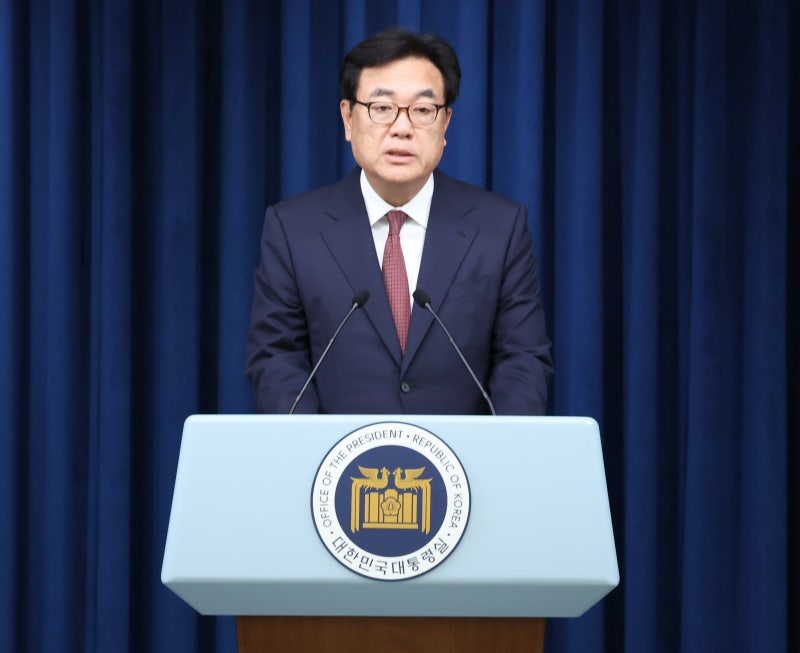 정진석 비서실장, 故 <b>장기표</b> 신문명정책연구원장 <b>빈소 조문</b>