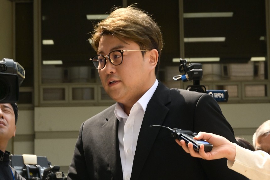 음주운전협의를 받고 있는 가수 김호중이 영장실질심사를 받기위해 서울 서초구 중앙지방법원에 출석하고 있다./조선DB