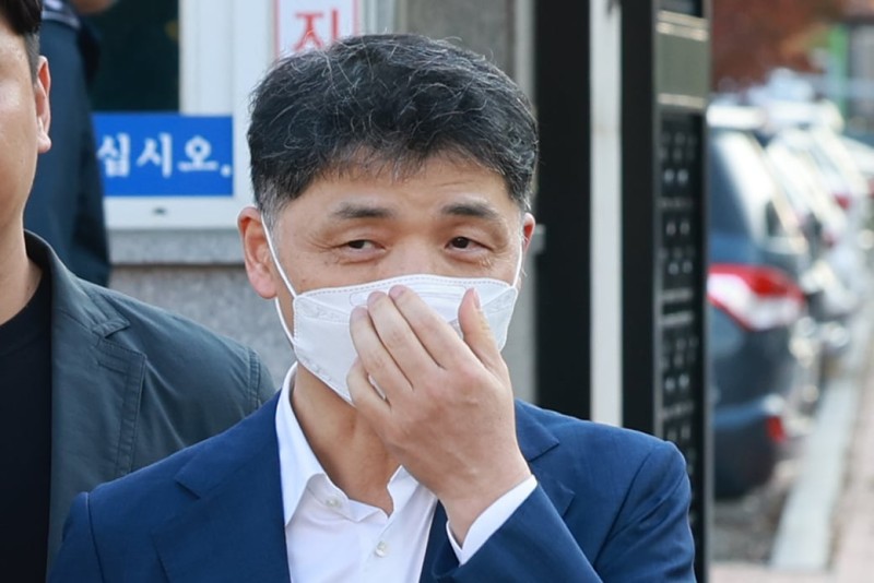<b>카카오 김범수</b> 위원장, <b>보석</b>으로 풀려나 (종합)