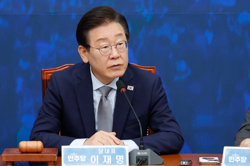 대권 보는 이재명, ‘진보 성역’ <b>금투세 폐지</b> 결론