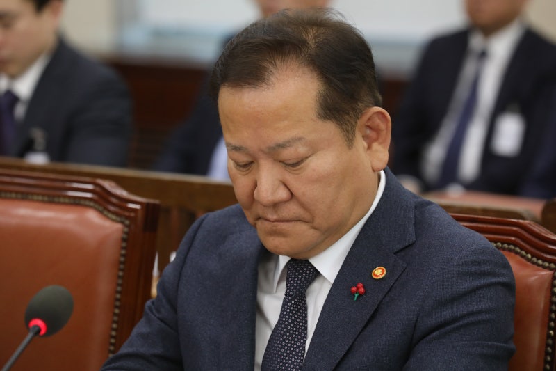 <b>이상민 행안부 장관</b>, 사의 표명 후 수용… “국민께 송구”