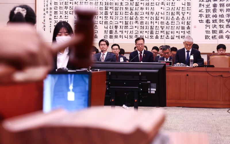 <b>내란 특검법</b>·<b>김건희 특검법</b> 野 주도로 <b>법사위 통과</b>
