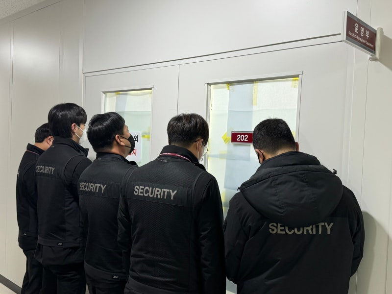 <b>경찰</b>, ‘<b>제주항공 참사</b>’ 무안공항 관제탑 등 압수수색