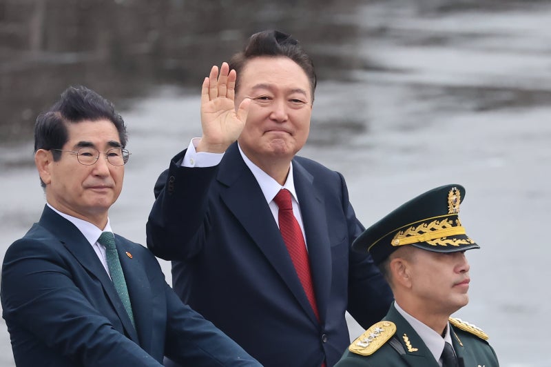 尹측 “<b>내란죄</b> 철회, <b>탄핵 소추</b> 내용 80% 없어진 것”