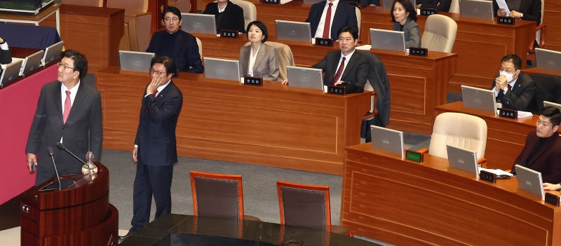<b>권성동</b>, ‘<b>쌍특검</b> 찬성’ 김상욱에 공개 탈당 요구