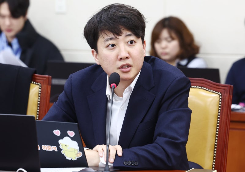 與<b>김민전</b> ‘<b>백골단</b>’ 옹호에…이준석 “분변 못 가려”