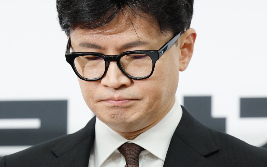 한동훈 국민의힘 대표가 지난해 12월 16일 오전 서울 여의도 국회에서 당대표직 사퇴 발표 기자회견을 하고 있다.<BR>/뉴스1