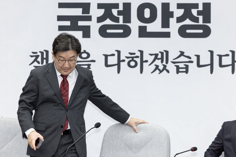 <b>권성동</b> “<b>씨 없는 수박</b>이 ‘<b>이재명</b> 우클릭’의 실체”