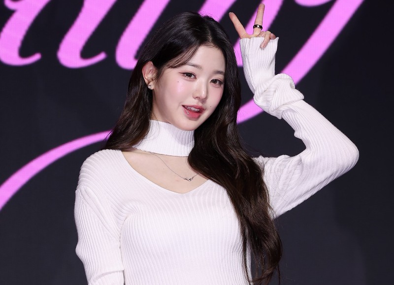 故 김하늘양 父, 아이돌 <b>장원영</b>에 "조문 와달라" 요청에… 네티즌들 ‘...