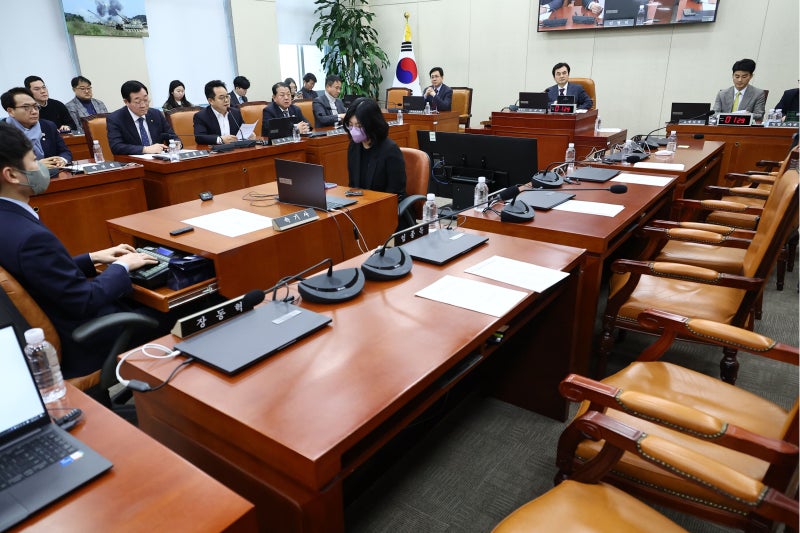 <b>내란 국조특위</b>, 청문회 추가 개최… 명태균 등 136명 <b>증인</b> 채택