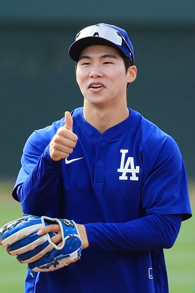 <b>다저스</b> <b>로버츠</b> 감독 “<b>김혜성</b>, 수비력으로 승리 가져올 선수”
