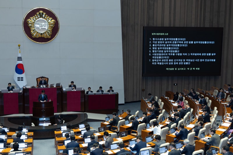 [속보] <b>명태균 특검법</b>, 국회 본회의 <b>통과</b>