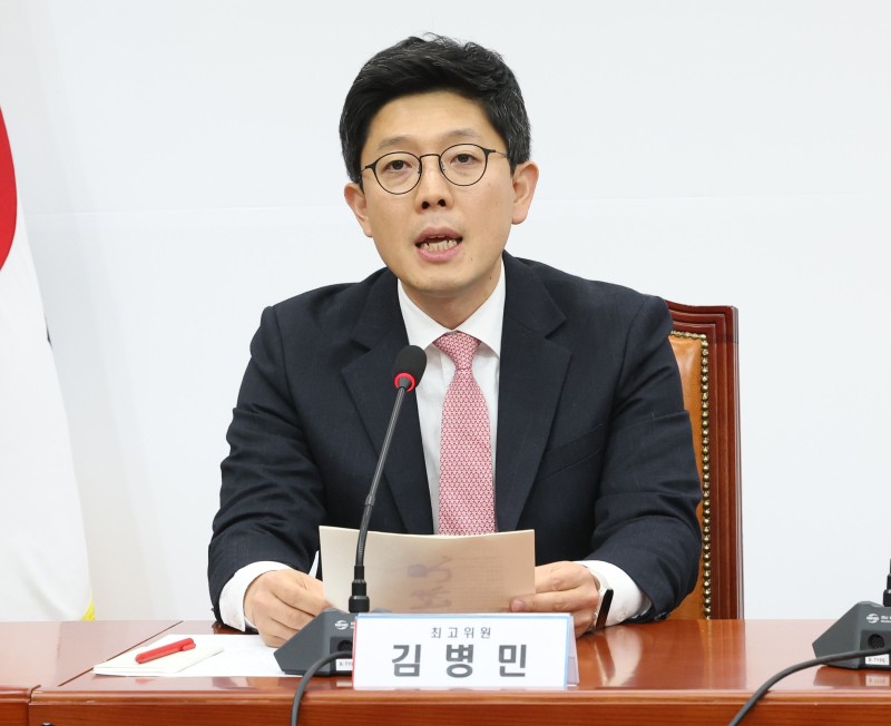 <b>검찰</b>, ‘오세훈 여론<b>조사</b> 의혹’ 관련 서울시 <b>정무부시장</b> 13일 <b>조사</b>