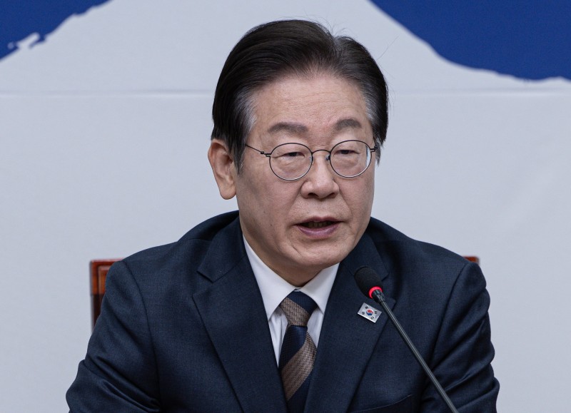 <b>이재명</b> “與, <b>헌재</b> <b>겁박</b> 시위는 헌법기관 침탈·내란 행위”