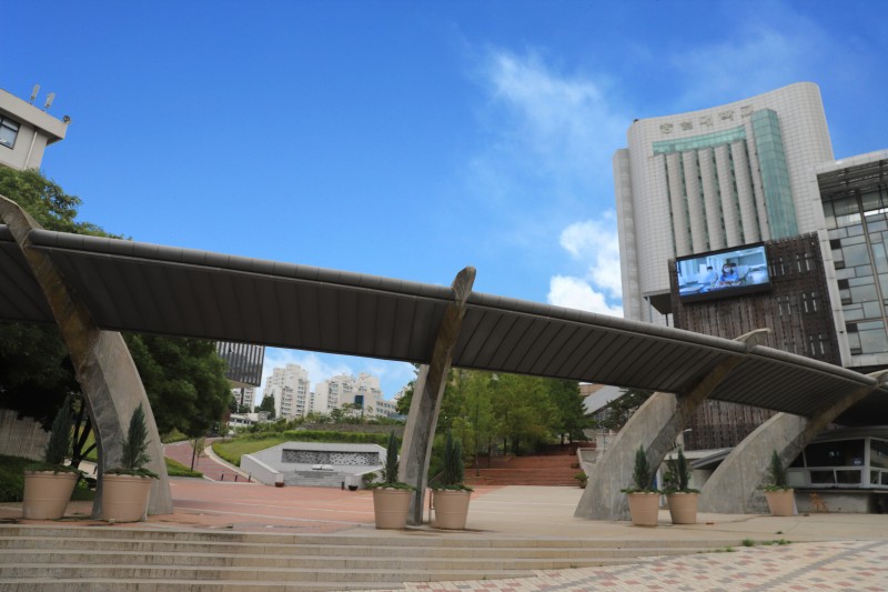 ‘기독교인만 교직원으로 뽑는 건 <b>차별</b>’ <b>인권위</b> 권고, <b>숭실대</b> 수용 안...