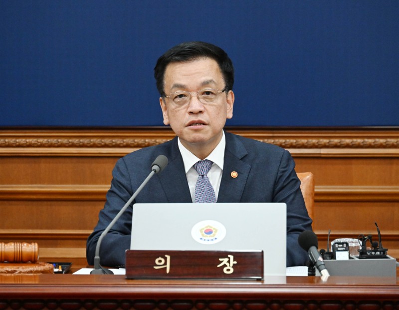 최상목, ‘<b>명태균 특검법</b>’ <b>거부권</b> 행사… “위헌 소지 크다”