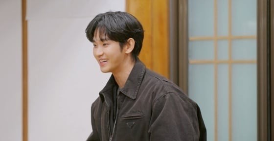 김수현 ‘<b>굿데이</b>’ 녹화 강행에 ‘<b>하차</b> 요구’ 항의로 난리난 게시판