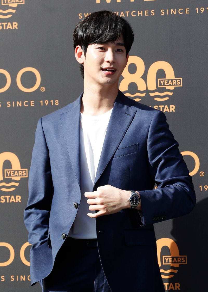김수현 故 김새론 논란에… 디즈니+, ‘<b>넉오프</b>’ <b>공개 보류</b>