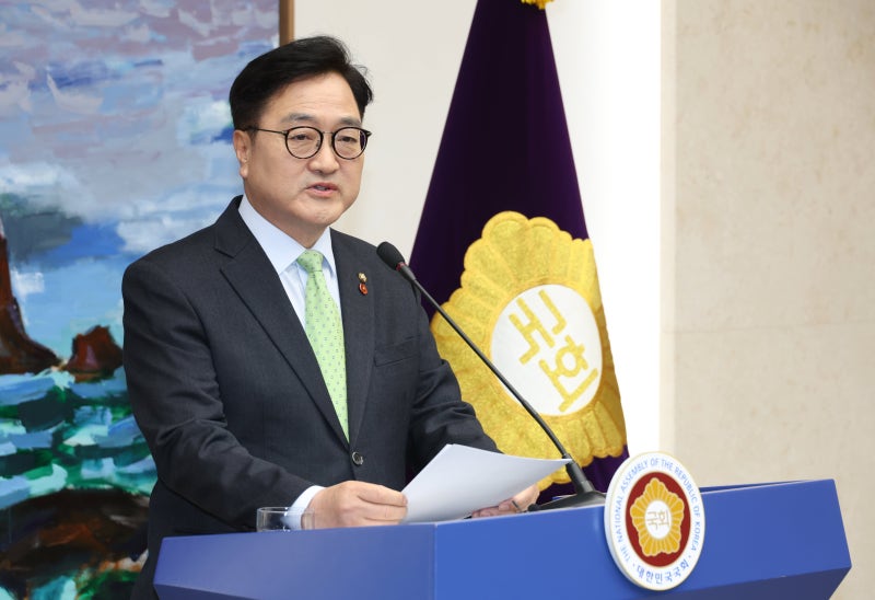 <b>우원식</b> “尹<b>탄핵심판</b> 선고 신속히…韓, 마은혁 임명하라”