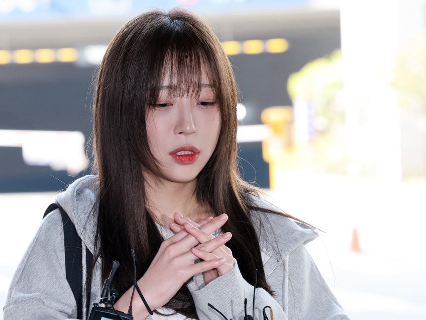 유튜버 쯔양(본명 박정원)이 16일 오전 서울 강남경찰서에서 고소인 신분으로 출석, 취재진 질문에 답하고 있다. /뉴스1