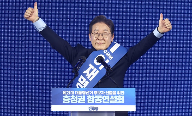 李 “<b>발달</b>·정신 <b>장애인 돌봄 국가책임제</b> 실시할 것”