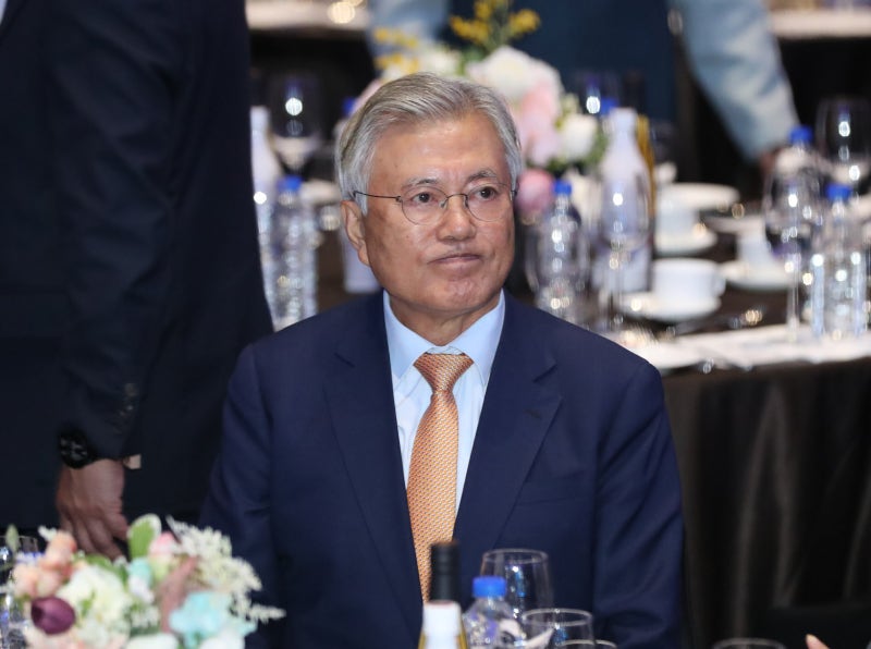 文, <b>검찰</b> 뇌물수수 혐의 기소에 “尹 탄핵에 대한 보복”