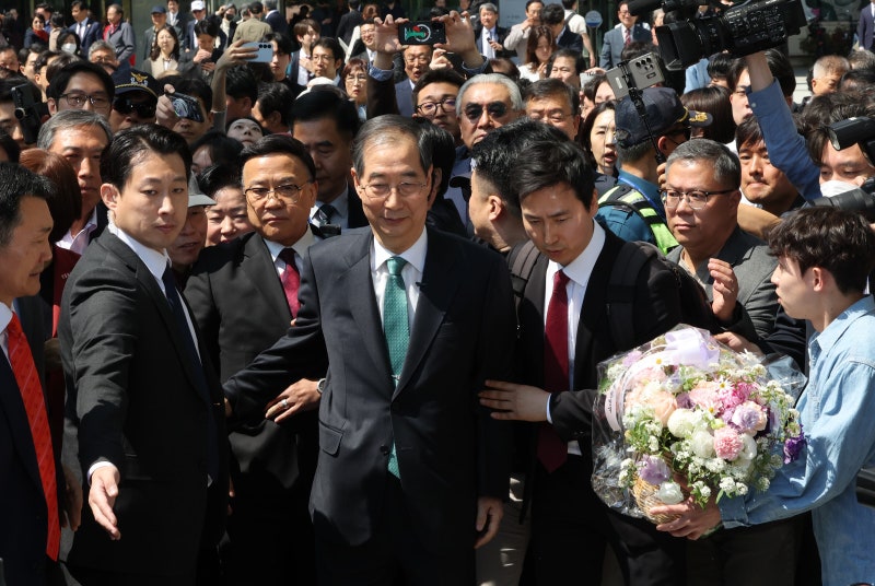 <b>한덕수</b>, ‘개헌 빅텐트’로 反이재명 세력 규합... 첫 행보는 ‘<b>약자</b> 동...