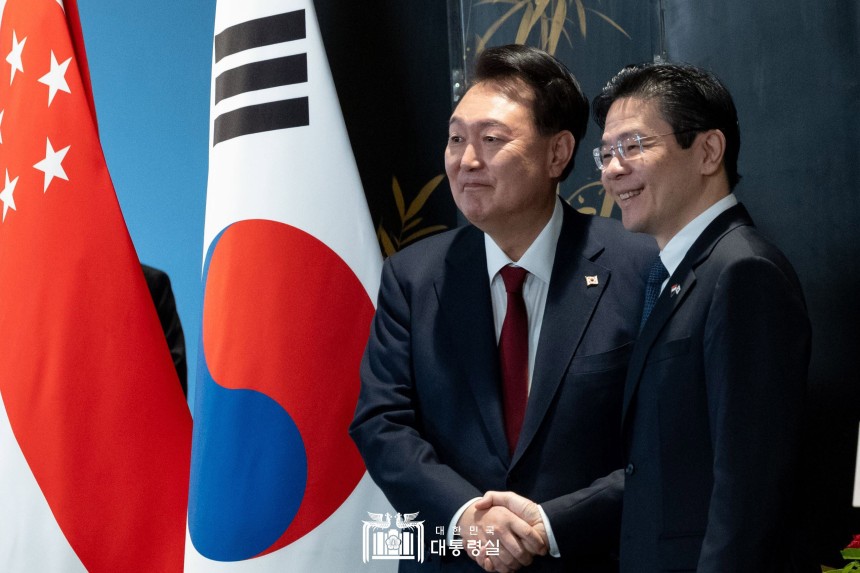 로런스 웡 싱가포르 총리(오른쪽). /대통령실 제공