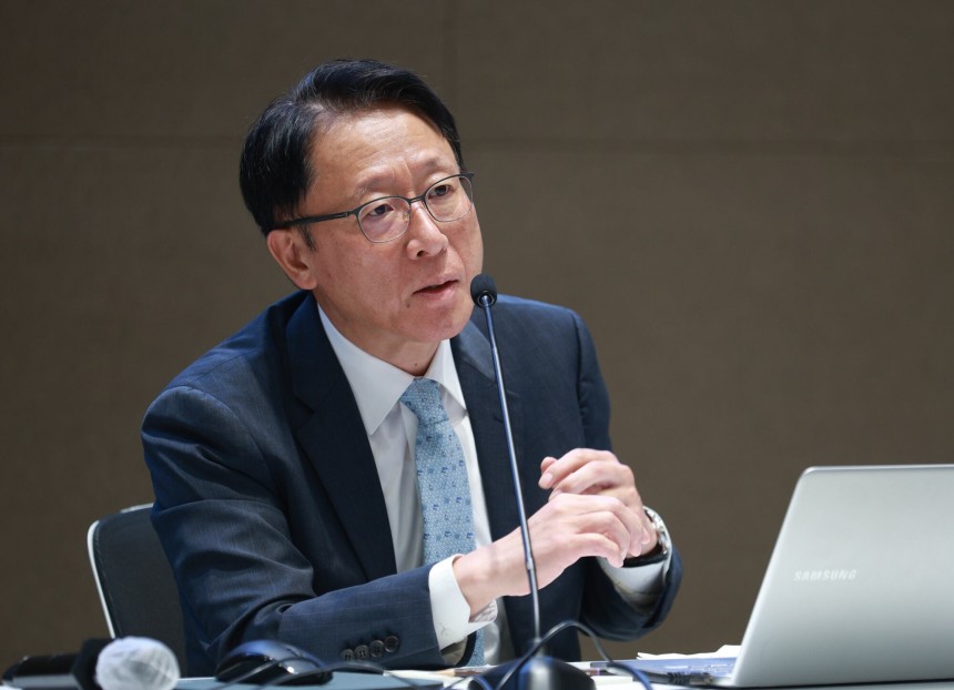 신성환 한국은행 금융통화위원이 작년 9월 25일 서울 중구 한국은행에서 열린 기자간담회에서 발언하고 있다. /뉴스1