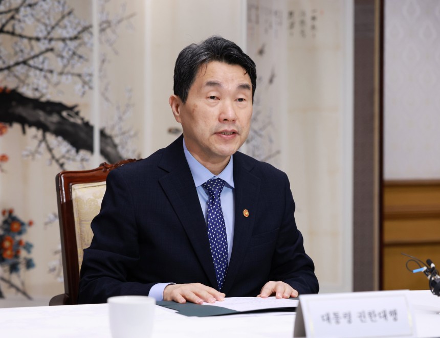 이주호 대통령 권한대행 부총리 겸 교육부 장관이 지난 7일 서울 종로구 정부서울청사에서 열린 경제안보전략 간담회에서 모두발언을 하고 있다./교육부
