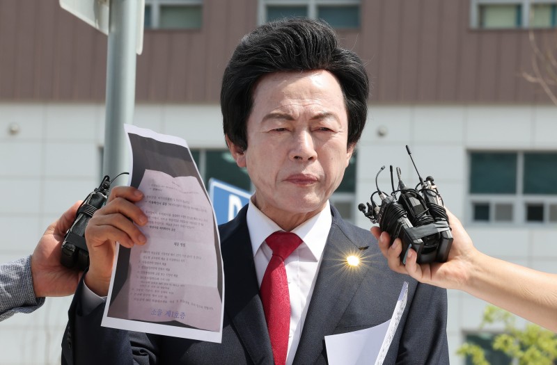 경찰, <b>허경영 구속 영장 신청</b>… 준강제추행·사기 혐의
