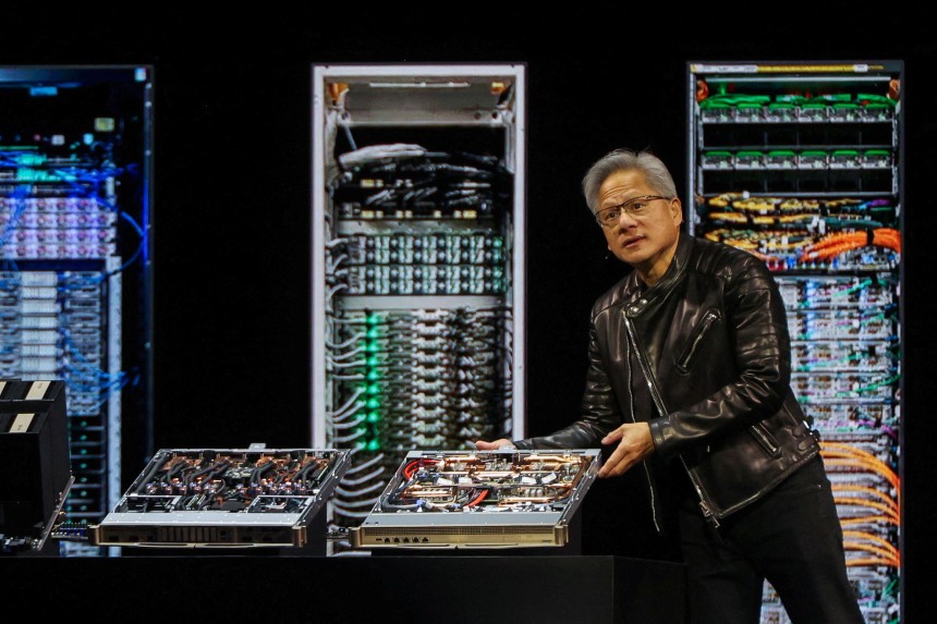 젠슨 황 엔비디아 CEO가 지난 3월 미국 캘리포니아주 새너제이 SAP 센터에서 열린 엔비디아 GPU 테크놀로지 컨퍼런스(GTC)에서 기조연설을 하고 있다./로이터연합뉴스 