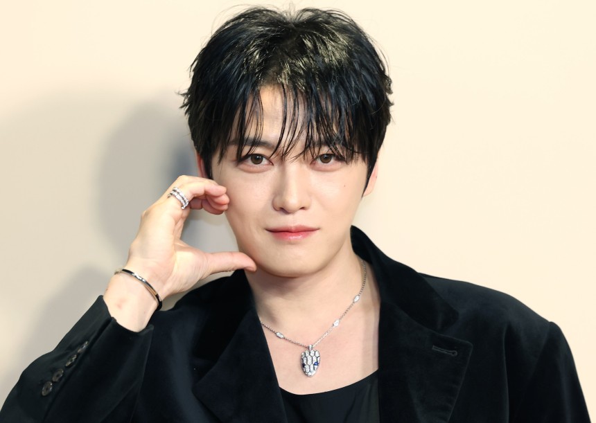배우 겸 가수 김재중. 사진은 지난 3월 27일 서울 종로구 푸투라 서울에서 열린 한 주얼리 브랜드 포토콜에 참석해 포즈를 취하고 있는 모습. /뉴스1