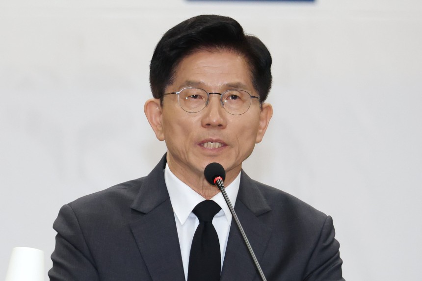 김문수 국민의힘 대통령 후보가 17일 오전 광주 서구 김대중컨벤션센터에서 열린 중앙선거대책위원회 광주·전북·전남 현장회의에서 발언하고 있다. /뉴스1