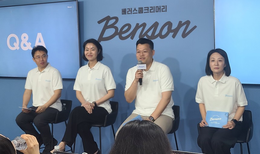 19일 오전 서울 강남구 신사동 압구정로데오역 근처에 위치한 '벤슨 크리머리 서울(이하 벤슨 1호점)' 기자간담회에서 운영진들이 질의응답을 받고 있다. 왼쪽부터 조현철 베러스쿱리머리 제품 개발 팀장, 차승희 한화갤러