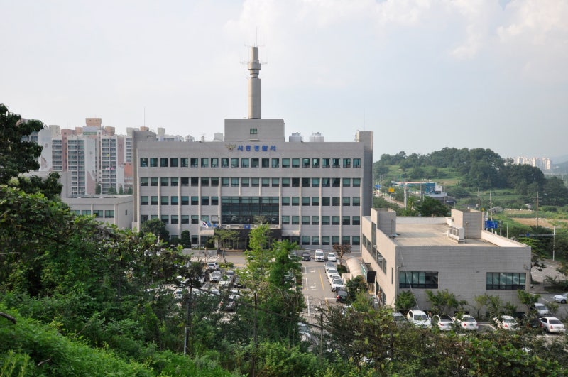 경기 <b>시흥</b> 편의점에서 中 국적 남성 <b>흉기 난동</b>… 자택서 시신 발견